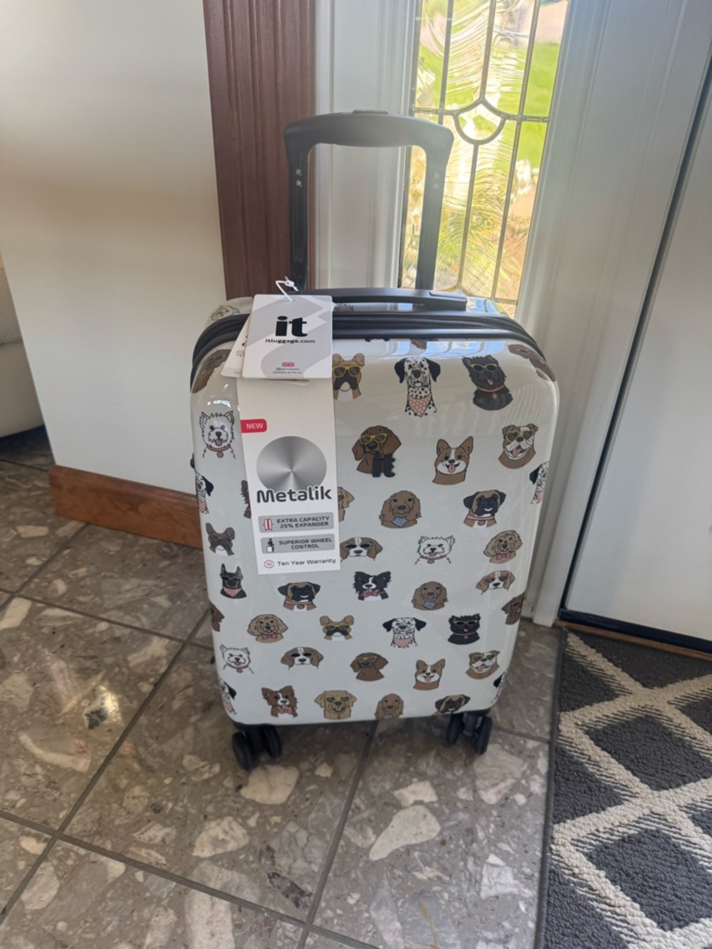 IT METALIK LUGGAGE”  “ALL DOG BREEDS CROWD” SM HARDSIDE ROLLER LUGGAGE